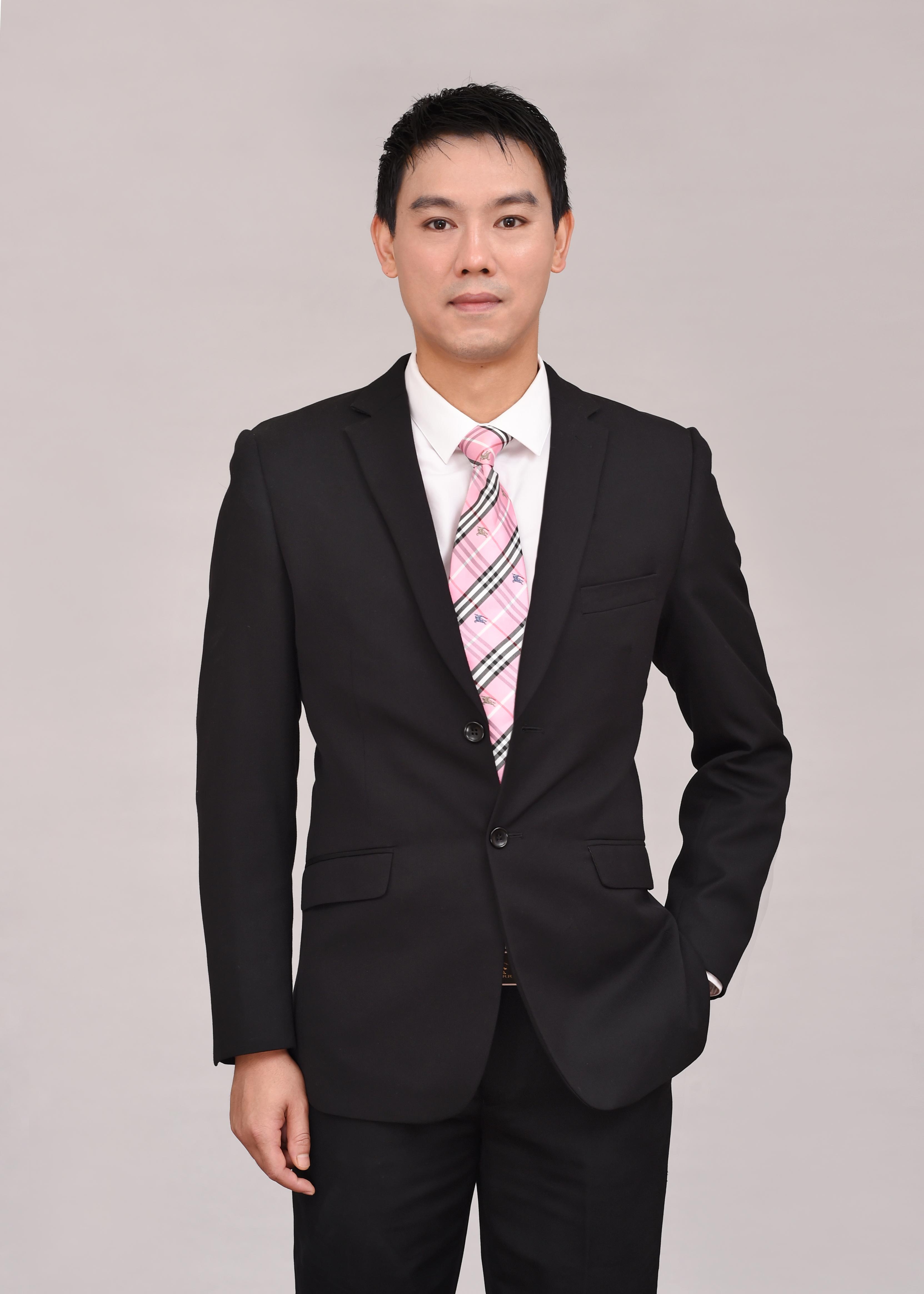 韩发英 包装与印刷设计负责人